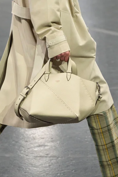Look 3